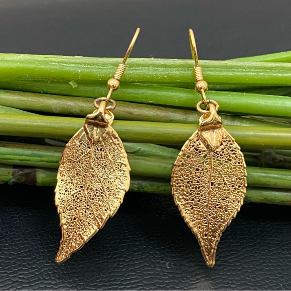 Unsigned Gold-tone Japanese Maple Leaf Dangle Earrings 3.6g - Picture 1 of 10